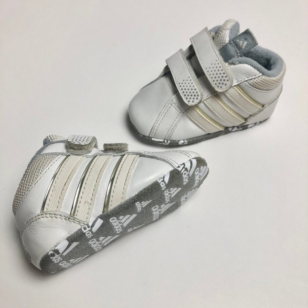 Adidas Baby Crib Shoes Size US1K Soft Sole Sneakers Newborn